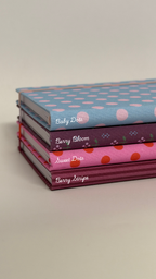 Lot de journaux intimes à couvertures motifs baies : pois et rayures, tons bordeaux