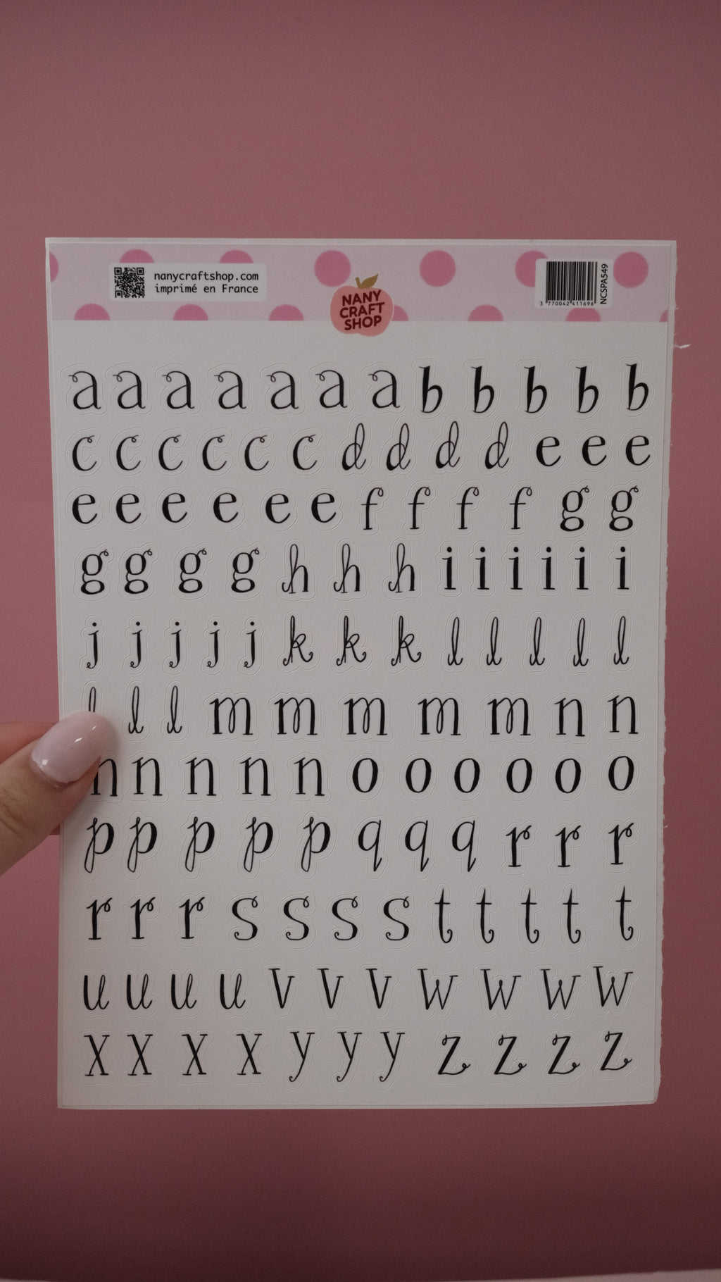 Planche de stickers alphabet en lettres manuscrites noires sur fond blanc avec motifs roses pour journaling et décoration de carnets par Nany Craft Shop