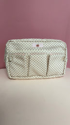 Pochette de rangement couleur vanille à pois noirs avec plusieurs compartiments intérieurs par Nany Craft Shop pour tous les produits