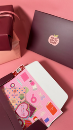 Mini coffret anniversaire en papeterie rose avec carnet ouvert et planche de stickers colorés pour le journaling signé Nany Craft Shop