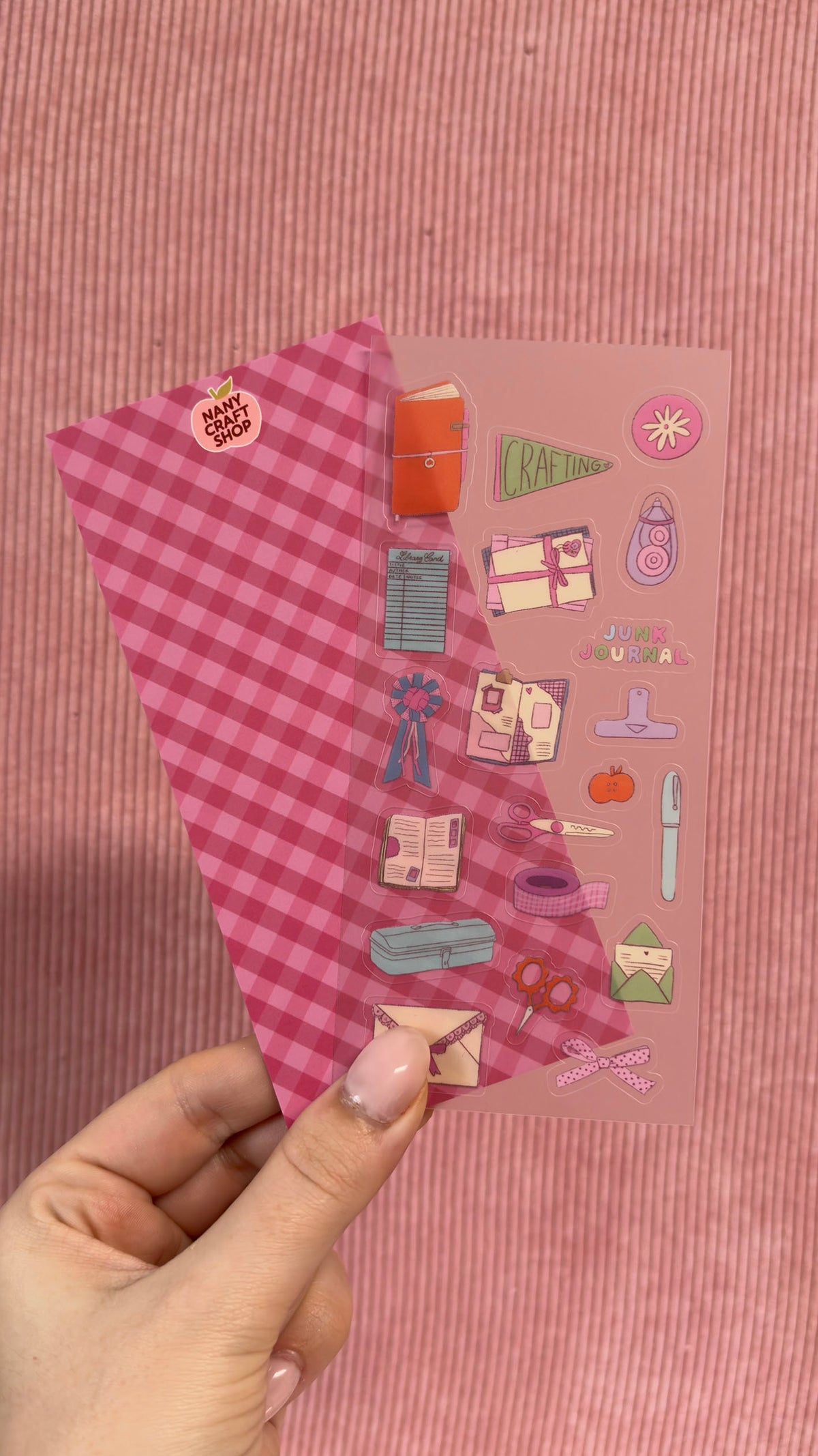 Planche transparente de stickers pour journaling et papeterie tenue à la main avec motifs de carnets et accessoires Nany Craft Shop